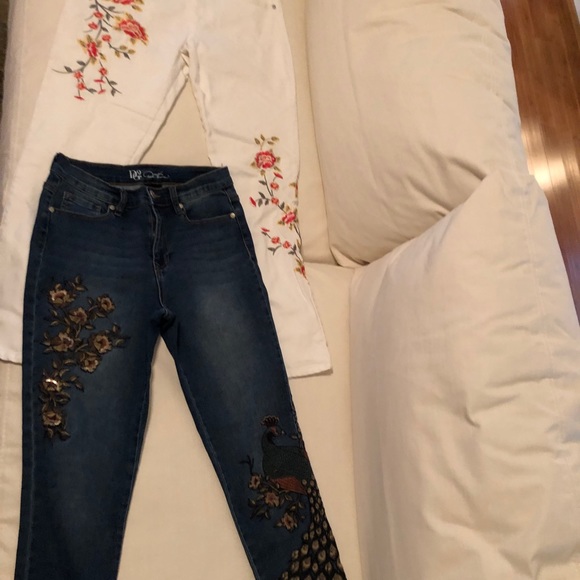 Set of two DianeGilman embroidered jeans - Picture 2 of 15